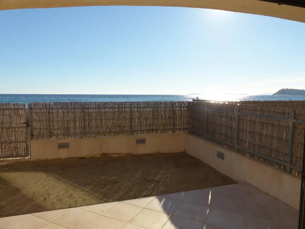 Appartement Face A La Mer La Croix-Valmer Apartment
